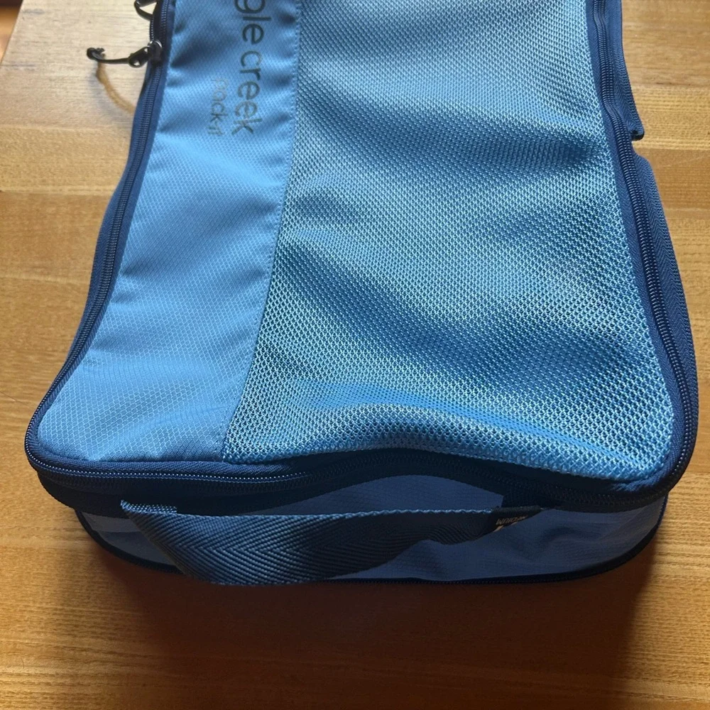 Eagle Creek Meduim Expandable Blue Tablet Sleeve